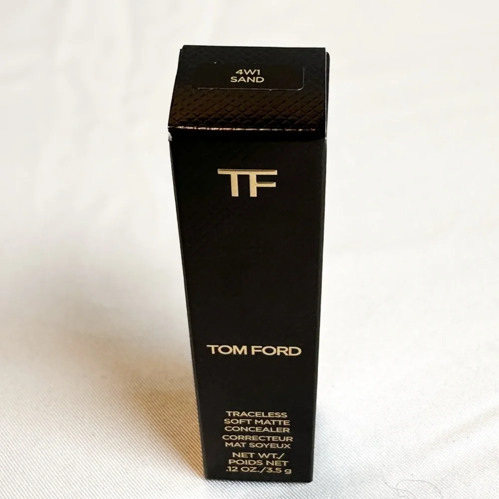 4W1 - TOM FORD Traceless Soft Matte Concealer in Color: 4W1 Sand 💜